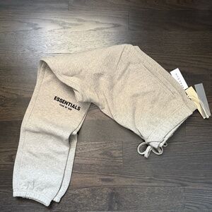 Fear of God Essentials Sweatpants SS22 Dark Oatmeal Gray Size XL